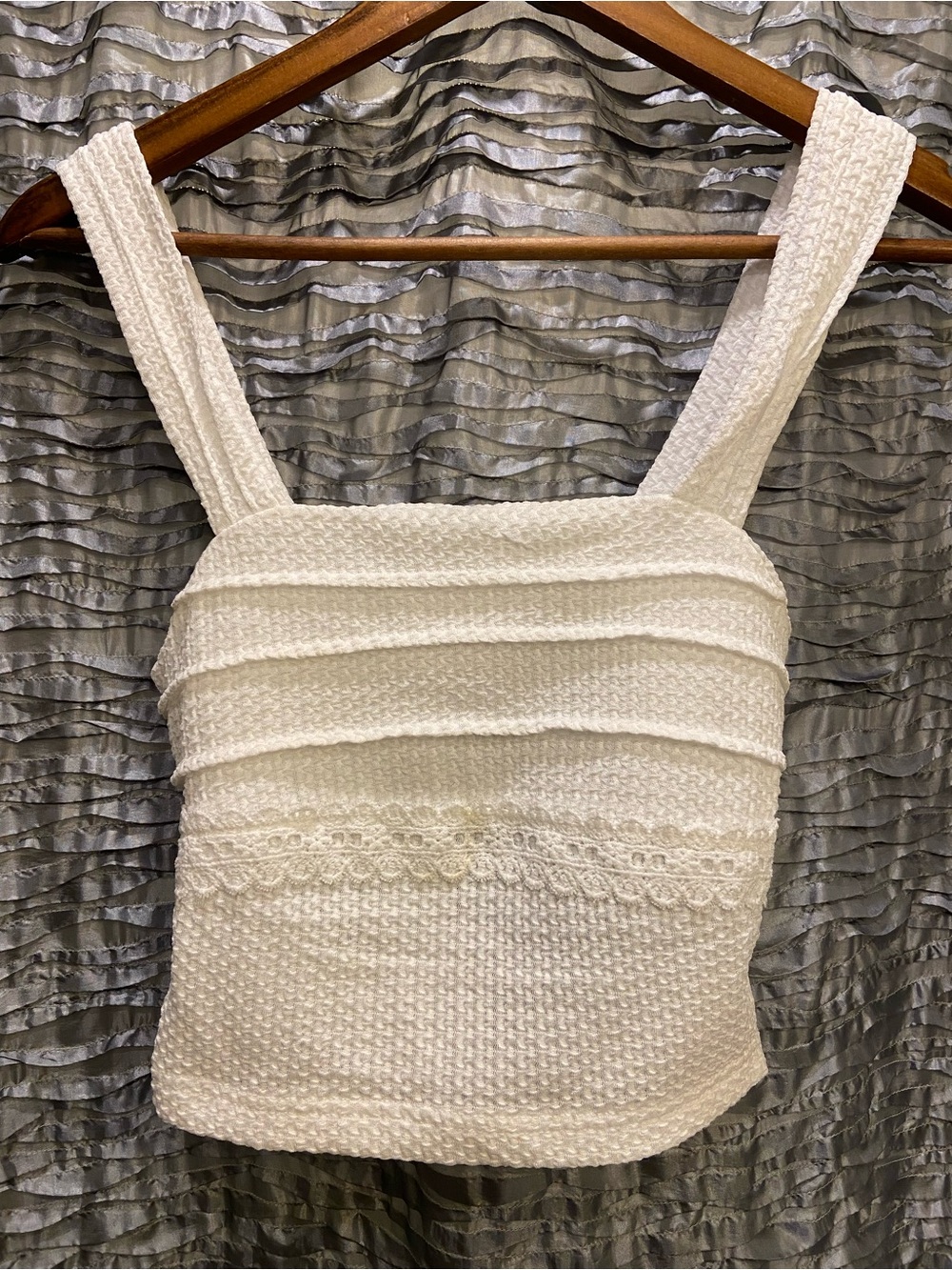 Women’s White Textured Lace-Trim Tank Top Open Back